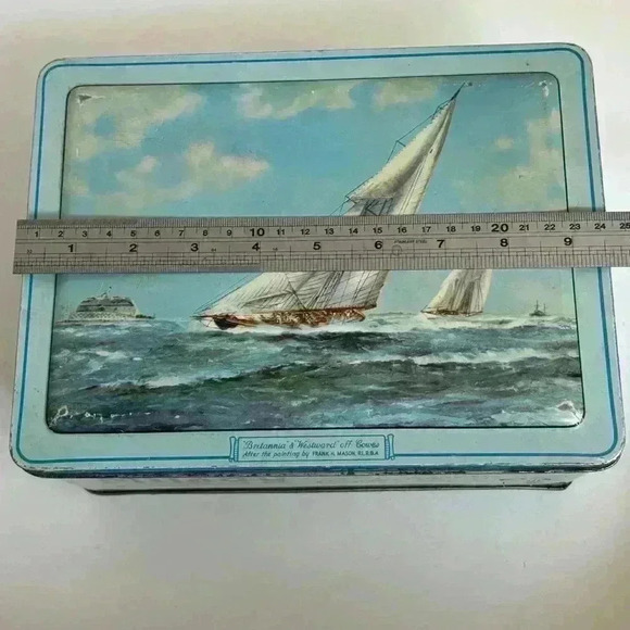 Antique Waller & Hartley Milady tin featuring Britannia & Westward off Cowes - Picture 5 of 7